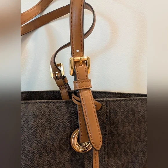 NWT Michael Kors Jet Set Tote - Picture 4 of 12